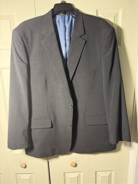 Men's Charcoal Two-Button Suit Jacket - Classic Tailored Blazer
